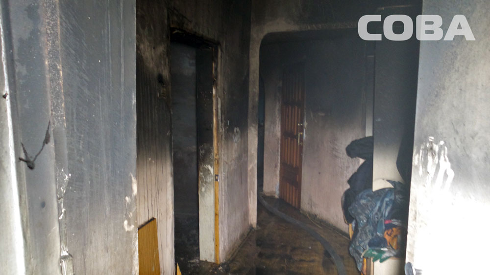 На Куйбышева горела квартира в жилом доме. Пострадали два человека - Фото 3
