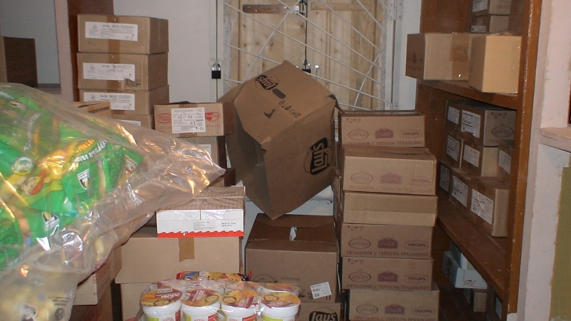 В Новоуральске подростки стащили со склада продуктового магазина 15 пакетов с едой - Фото 2