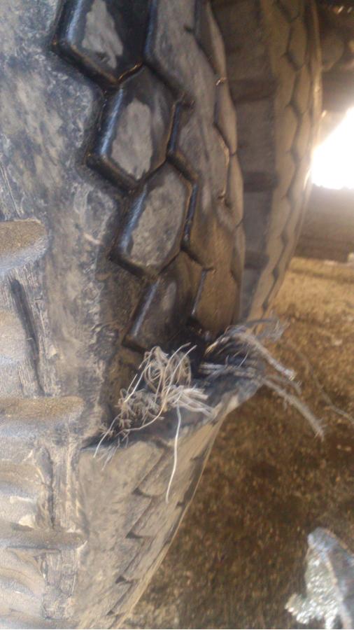 В Ревде колесо у автобуса могло взорваться из-за прокола металлическим прутом - Фото 3