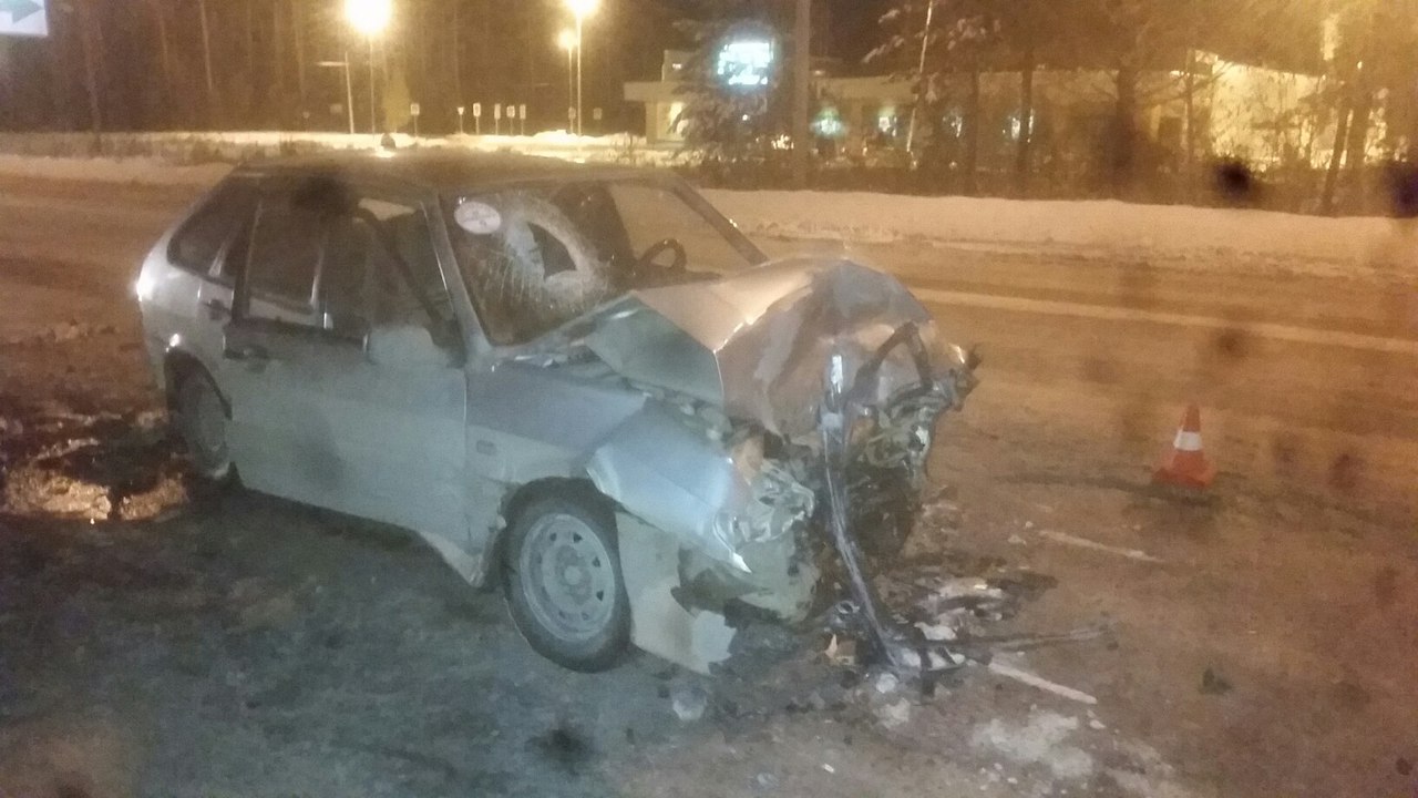 В массовом ДТП на трассе под Березовским пострадали два человека. ФОТО - Фото 2