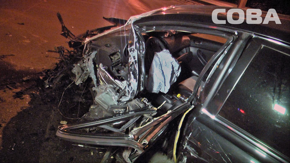 На Кольцовском тракте столкнулись три автомобиля. Ранены два человека - Фото 3