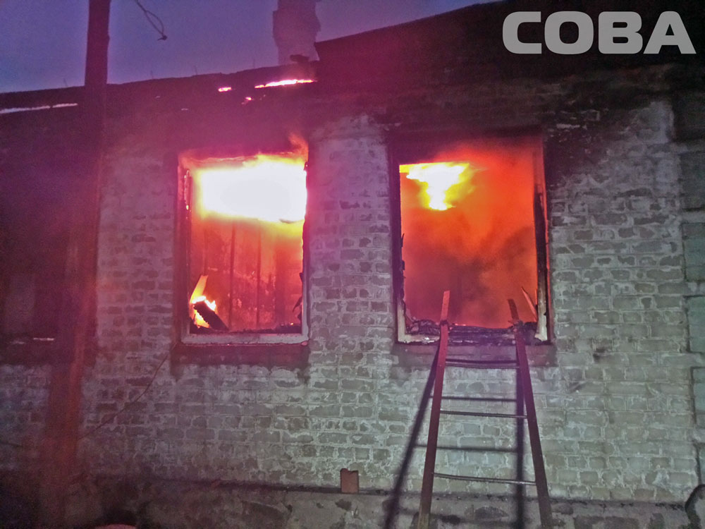 На окраине Екатеринбурга мужчина едва не сгорел в собственной бане. ФОТО - Фото 5