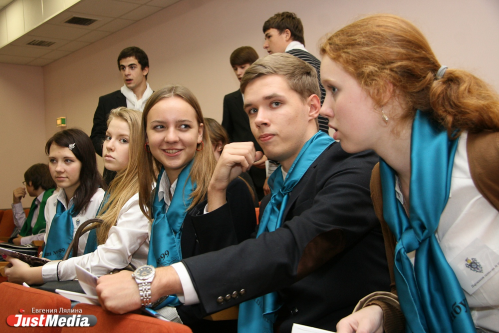 Чернецкий призвал школьников работать на «ЭКСПО-2020» волонтерами. Но те хотят денег - Фото 3