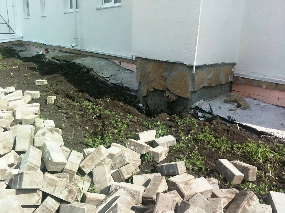 В Камышловском районе рушится садик, который благоустраивали в спешке всю зиму - Фото 3