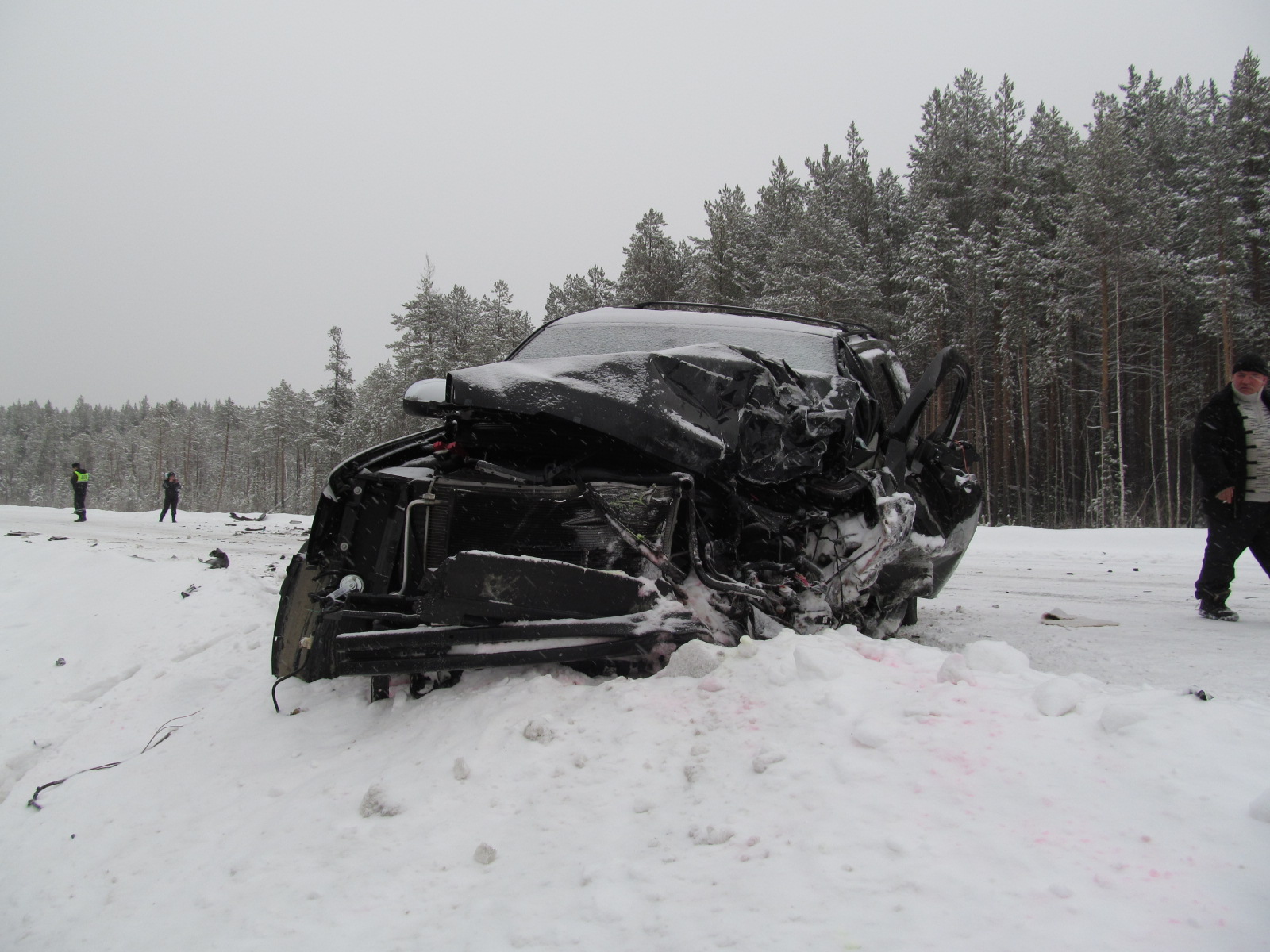 На трассе Пермь—Ивдель—ХМАО в ДТП погиб один человек, двое доставлены в реанимацию - Фото 5