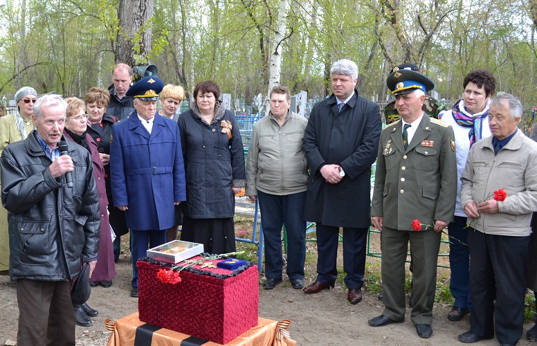 В Артемовском торжественно захоронили останки солдата Великой Отечественной войны - Фото 5