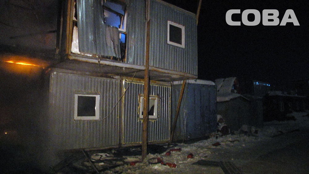 В Екатеринбурге сгорели 5 строительных вагончиков. ФОТО - Фото 6