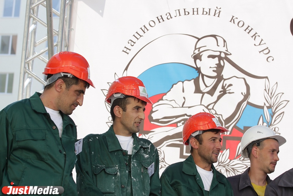 Лучшие работники строительных компаний Екатеринбурга бесплатно помогли своим конкурентам в строительстве многоэтажки - Фото 6
