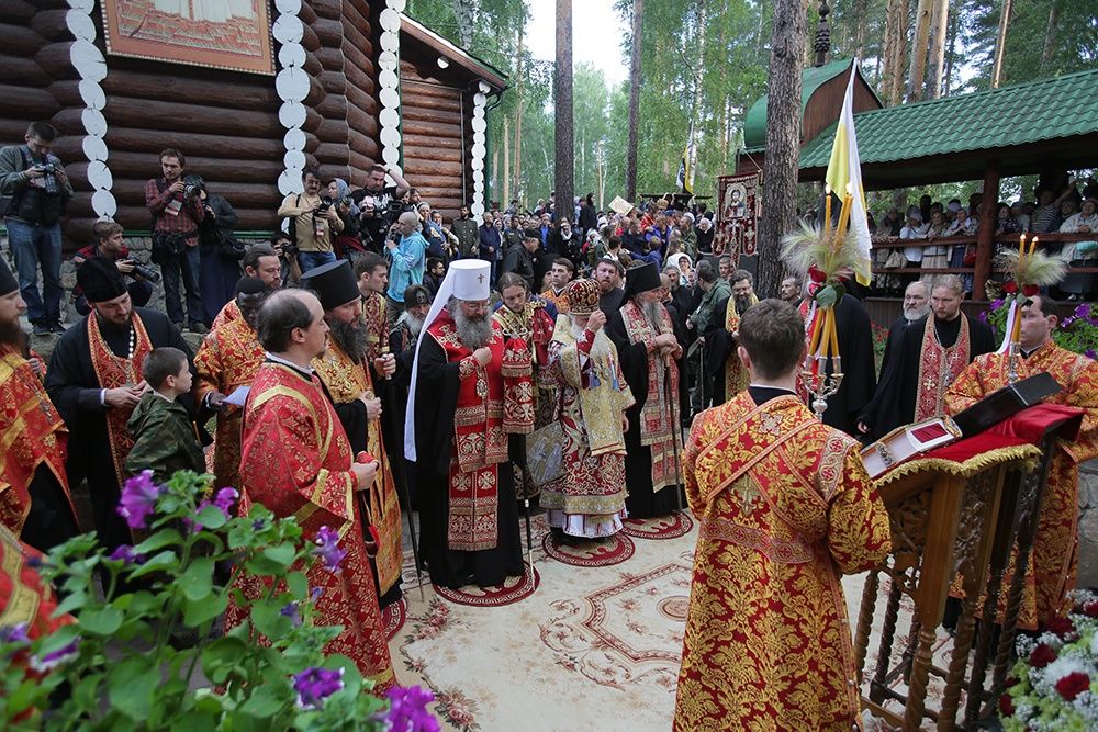 Наталья Поклонская и еще 60 тысяч верующих приняли участие в Царском крестном ходу. ФОТО - Фото 3