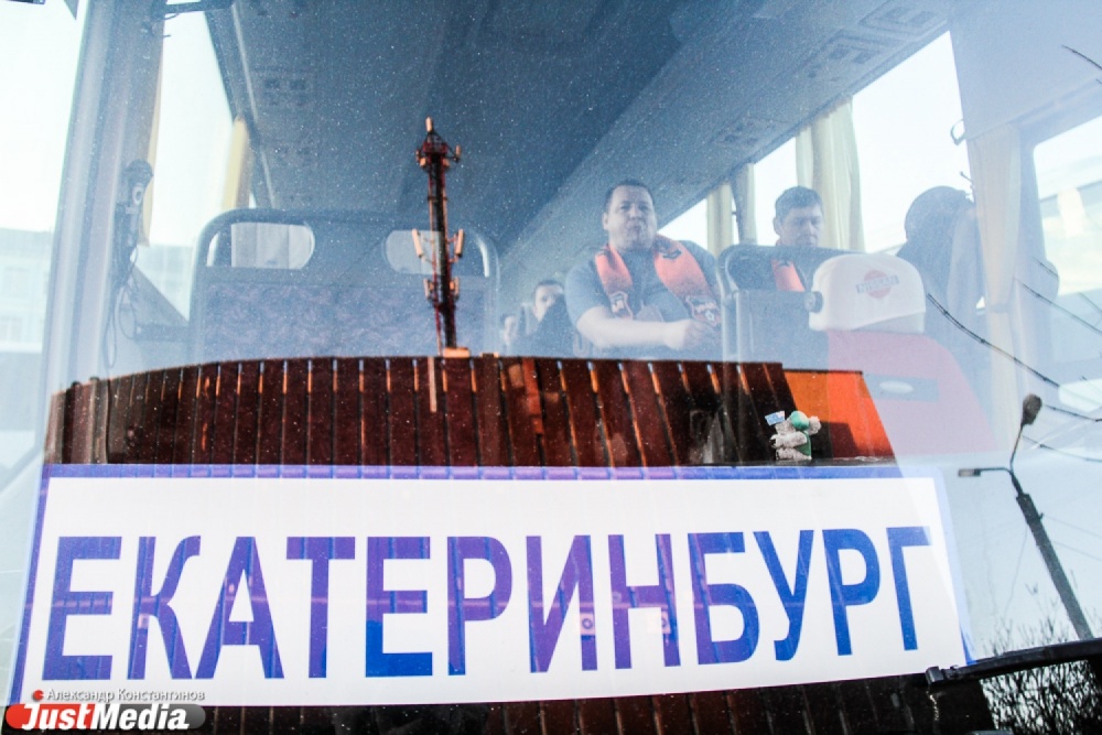 Шесть автобусов с болельщиками, десятки задержанных и 0:2 на табло — итоги «уральского дерби» - Фото 2