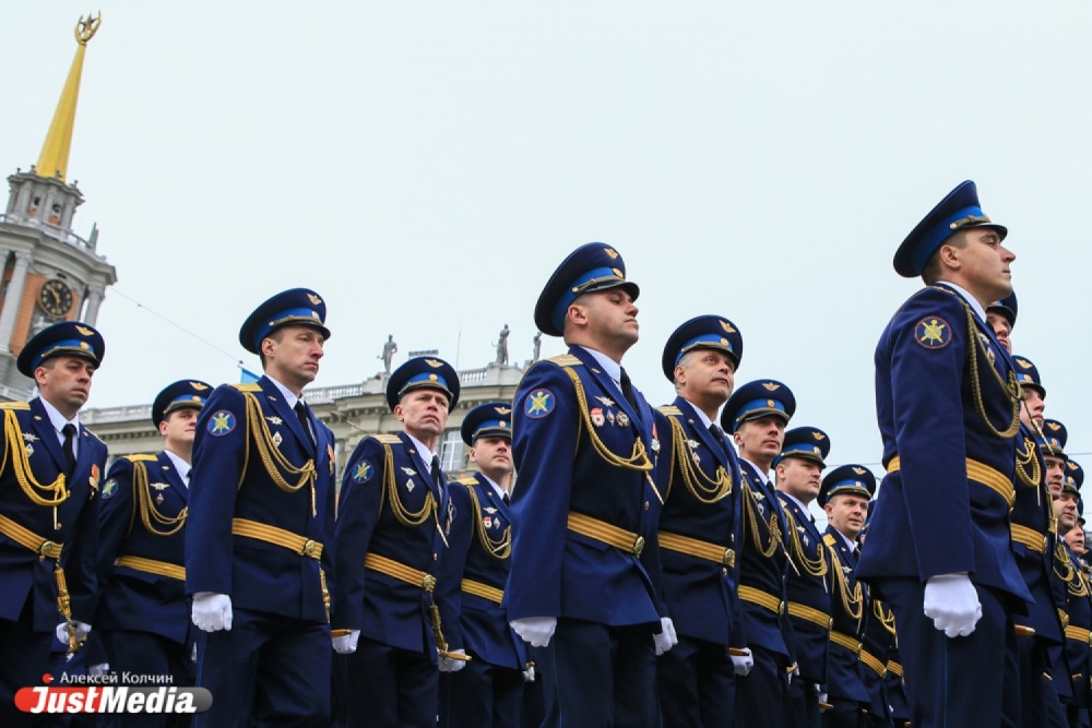Екатеринбург сегодня отмечает День Победы - Фото 3
