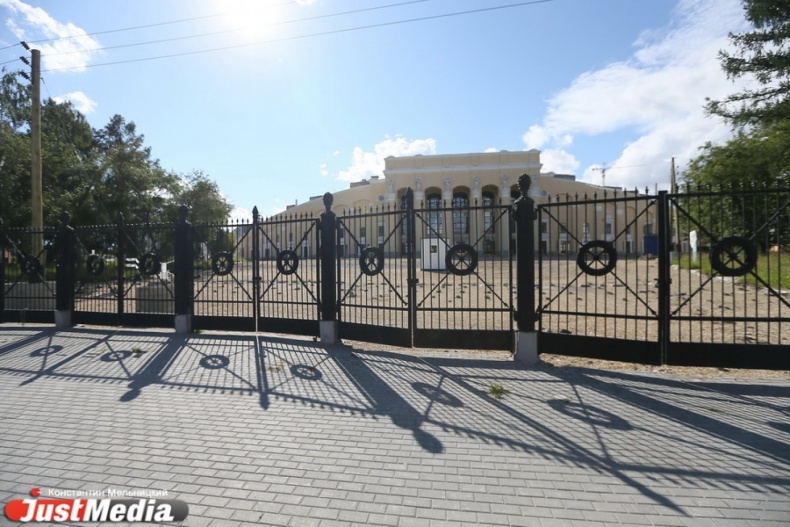 Журналистам полностью запретили вход на Центральный стадион - Фото 2