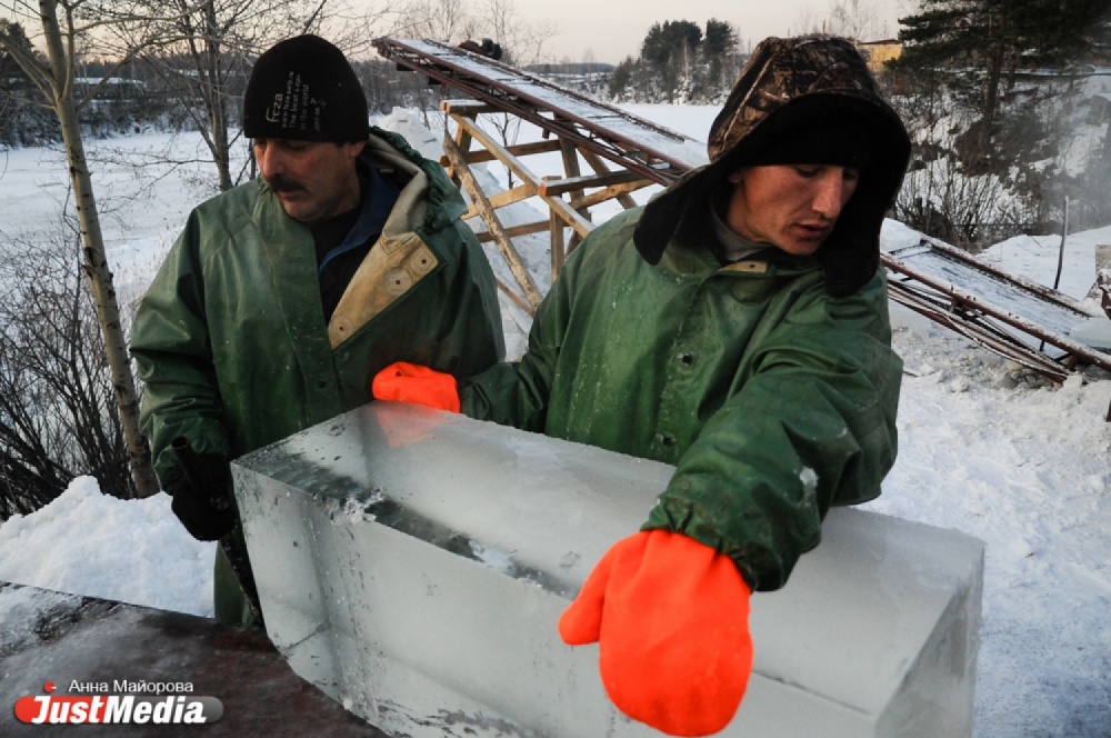 В поселке Северка началась заготовка «сырья» для главного ледового городка Екатеринбурга - Фото 6