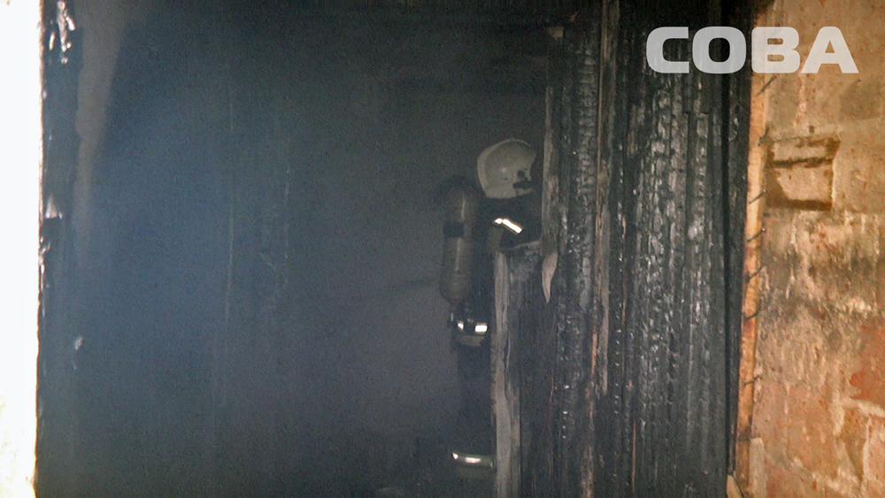 На Серафимы Дерябиной в девятиэтажке горели несколько квартир. ФОТО - Фото 4