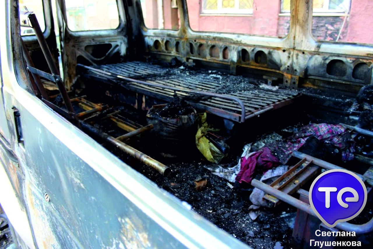 Попали в ад! В Екатеринбурге горели автомобили похоронного бюро. ФОТО - Фото 6