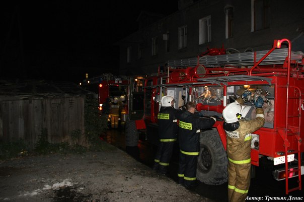 В Екатеринбурге сгорело несколько гаражей - Фото 3