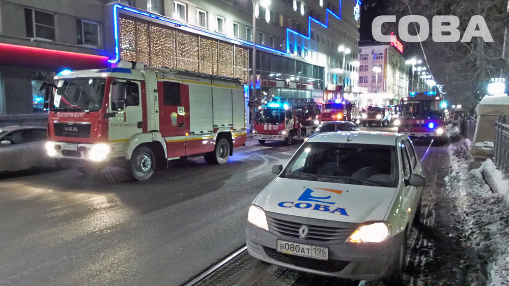 В центре Екатеринбурга загорелся отель «Гранд Авеню» - Фото 5