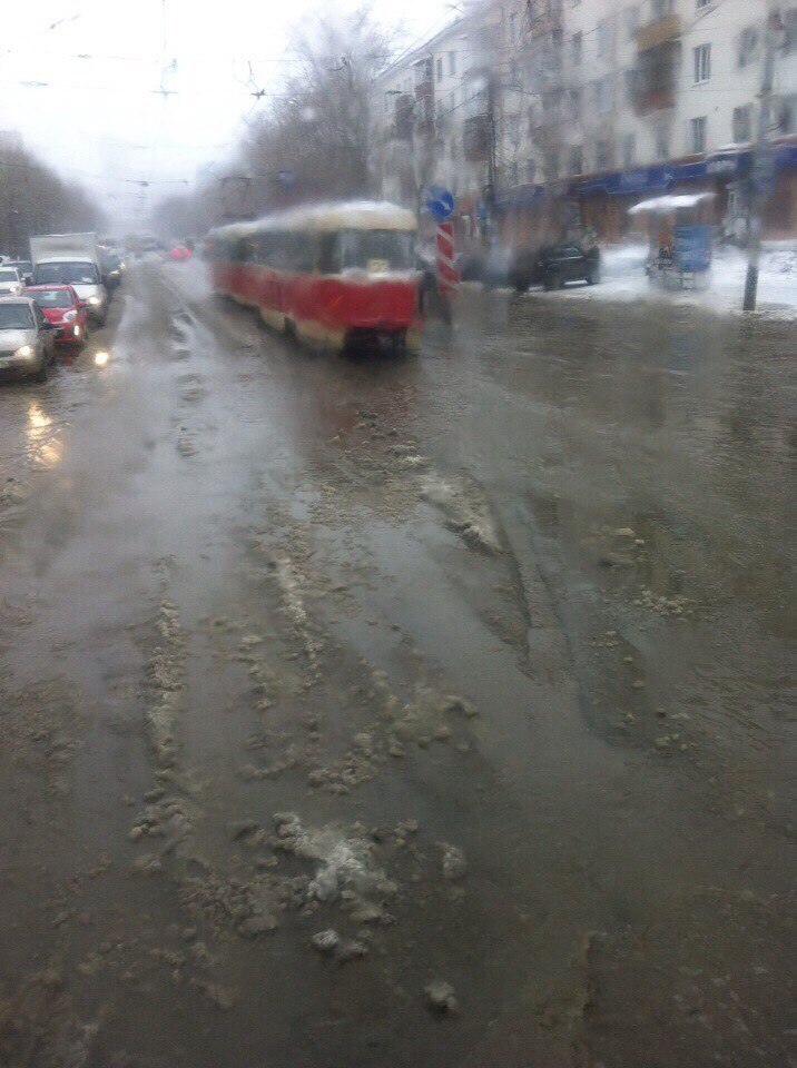 В Екатеринбурге апокалипсис. Из-за коммунальной аварии затопило половину центра города. ФОТО, ВИДЕО - Фото 4