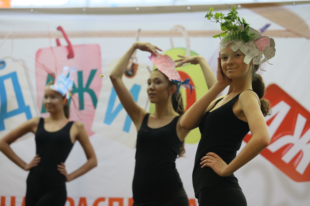 В Екатеринбурге презентовали свадебные платья и шляпы из бумаги - Фото 3