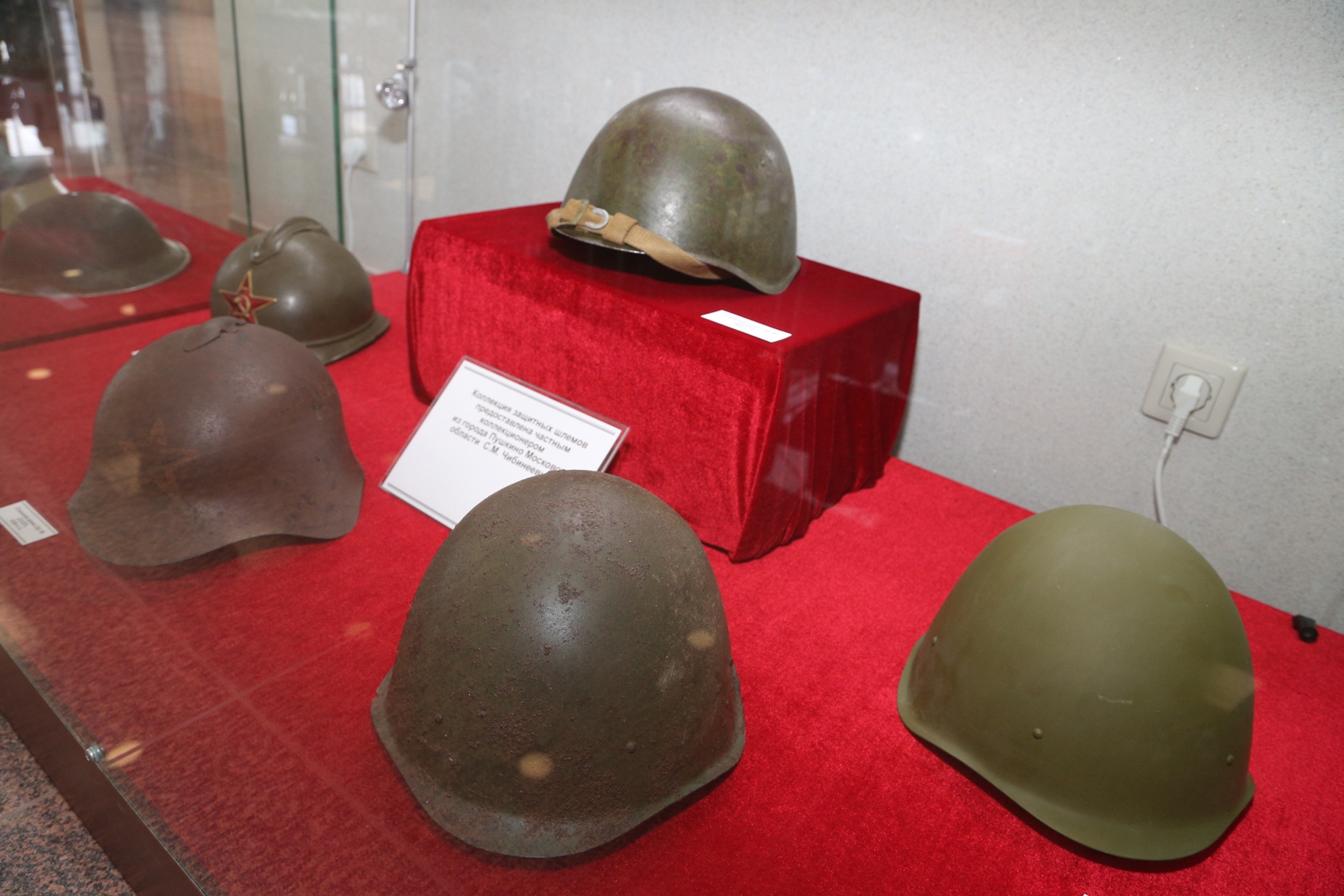 Выставка солдатских касок двух мировых войн открылась в Музее военной техники - Фото 3