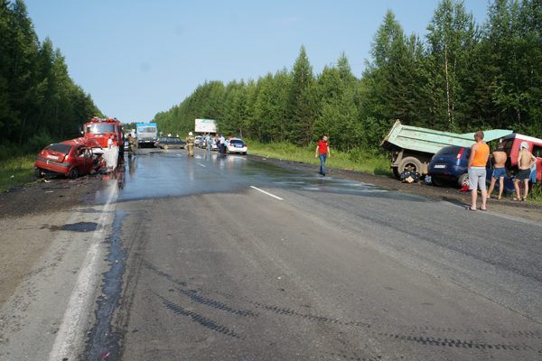 Три человека получили тяжелые травмы в ДТП на автодороге Екатеринбург—Нижний Тагил—Серов - Фото 4