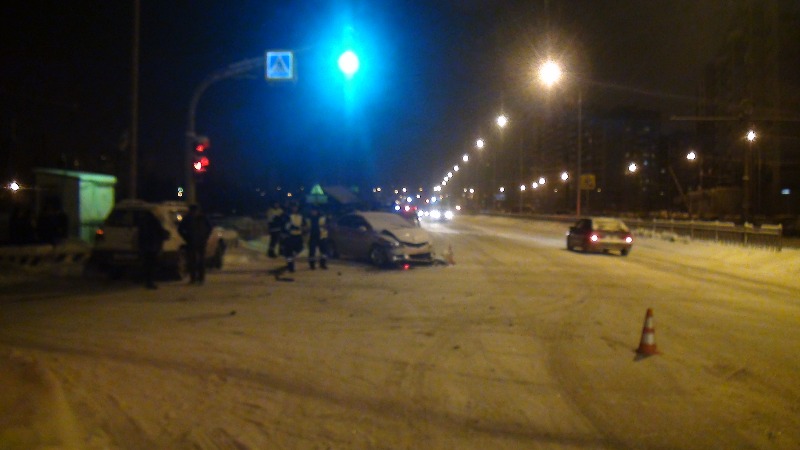 На улице Викулова в ДТП получили травмы четыре человека, в том числе ребенок - Фото 4