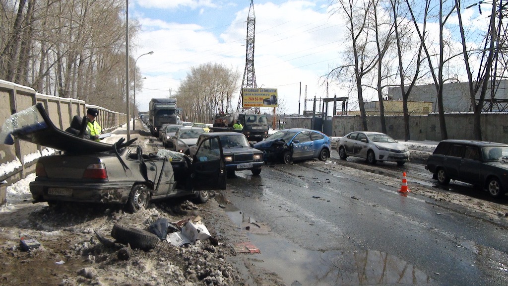 В Екатеринбурге автоледи спровоцировала ДТП, в котором погиб водитель другой легковушки - Фото 2