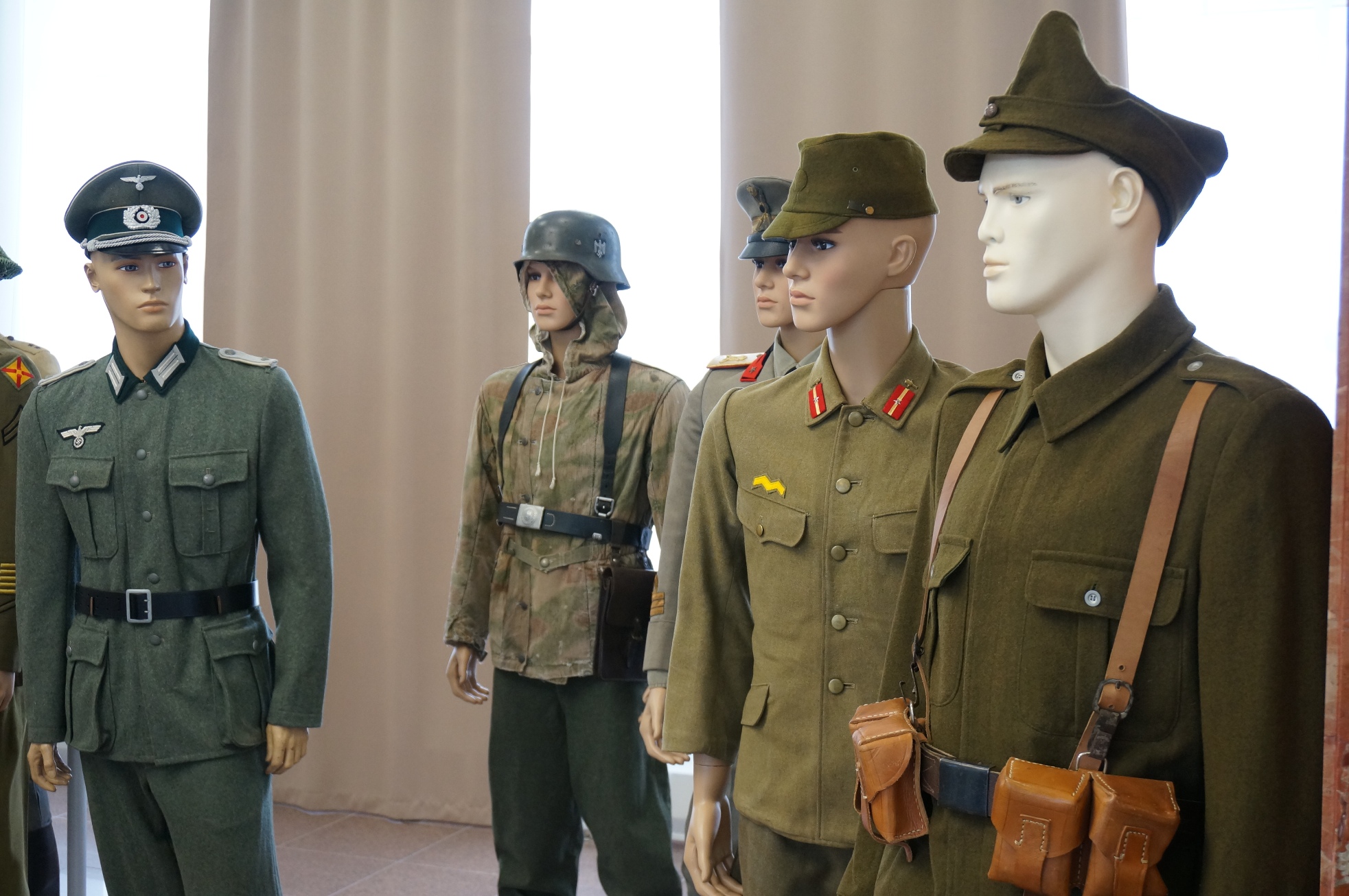 Редкая коллекция униформы появилась в Музее военной техники УГМК - Фото 3