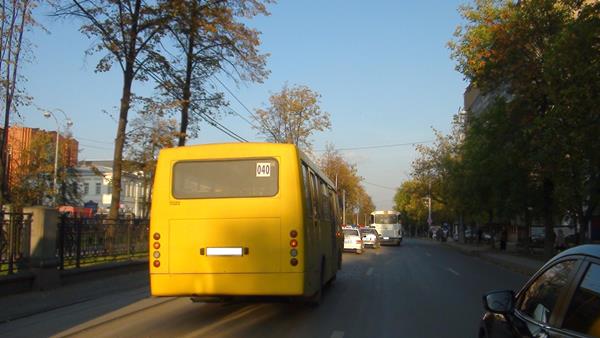 В Екатеринбурге в столкновении двух автобусов пострадали женщина и ребенок - Фото 3