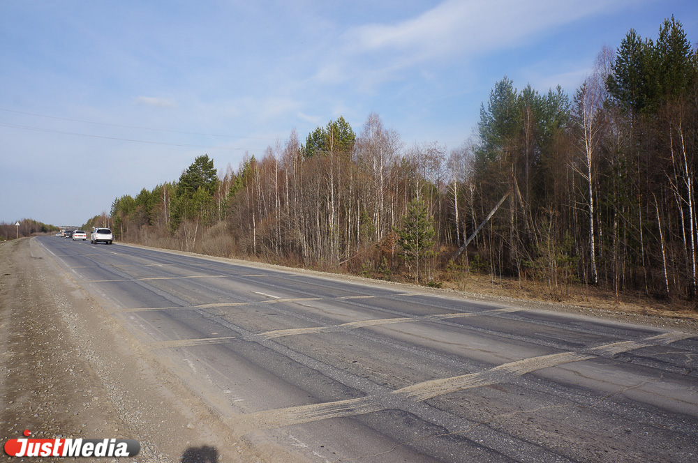 Климатические условия на Урале не способствуют хорошим дорогам. Но областные чиновники  обвиняют в этом мэрию - Фото 12