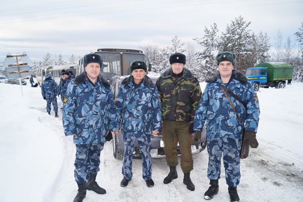 В Краснотурьинске сотрудники колоний учились пресекать массовые беспорядки и вести переговоры - Фото 2