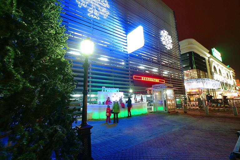 К Новому году в центре Екатеринбурга открылся ледяной бар - Фото 2