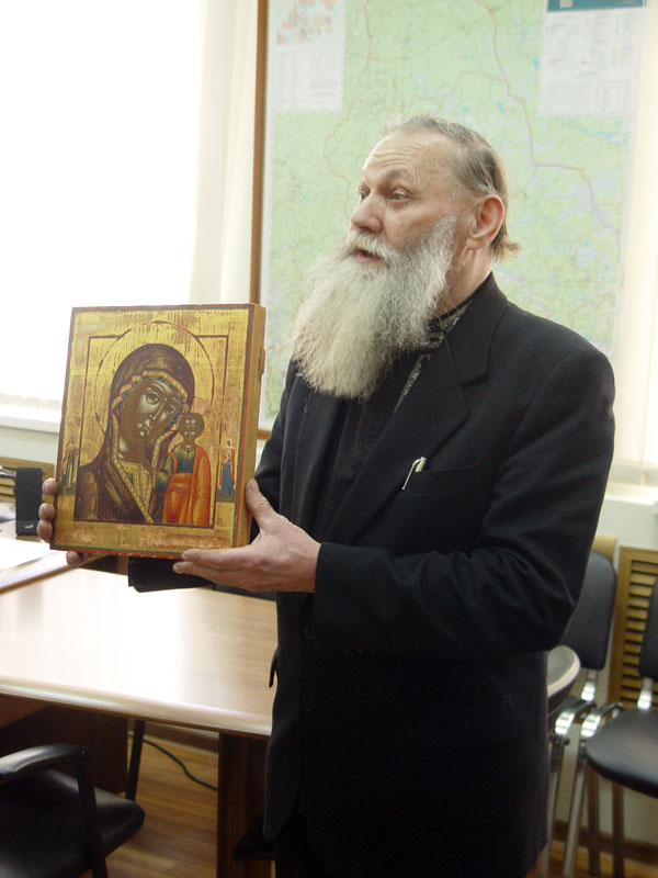 К верующим Невьянска вернулась икона Казанской Божьей матери, похищенная почти пять лет назад - Фото 3