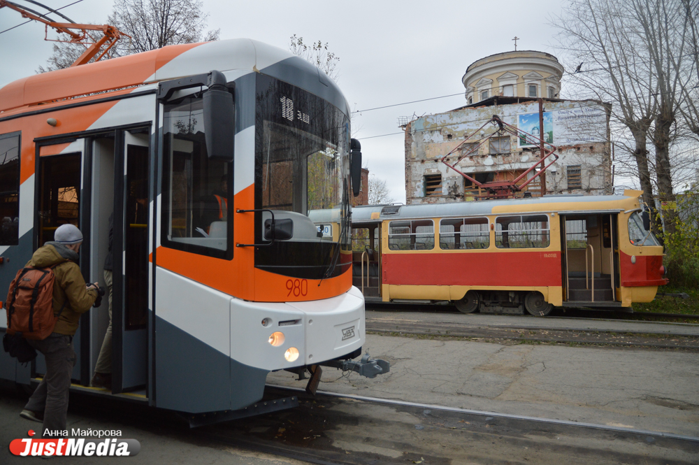 Новые трамваи в тестовом режиме вышли на маршрут (ФОТО) - Фото 2