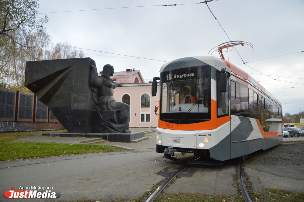 Новые трамваи в тестовом режиме вышли на маршрут (ФОТО) - Фото 5