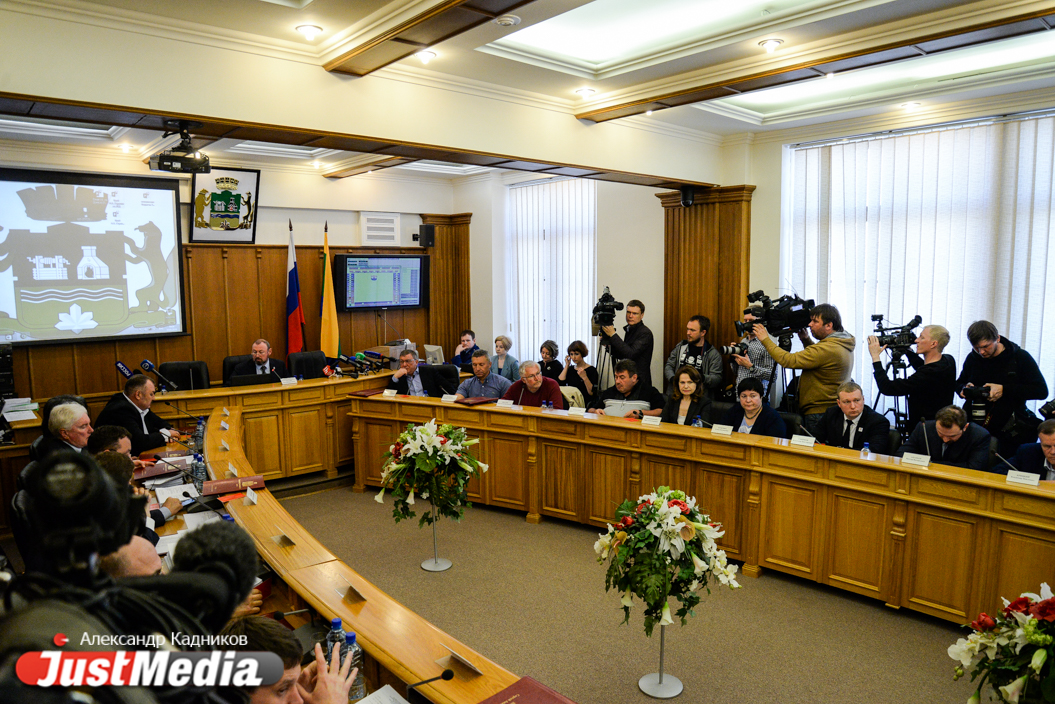 Депутаты ЕГД отправили Ройзмана в отставку после бурных споров - Фото 7