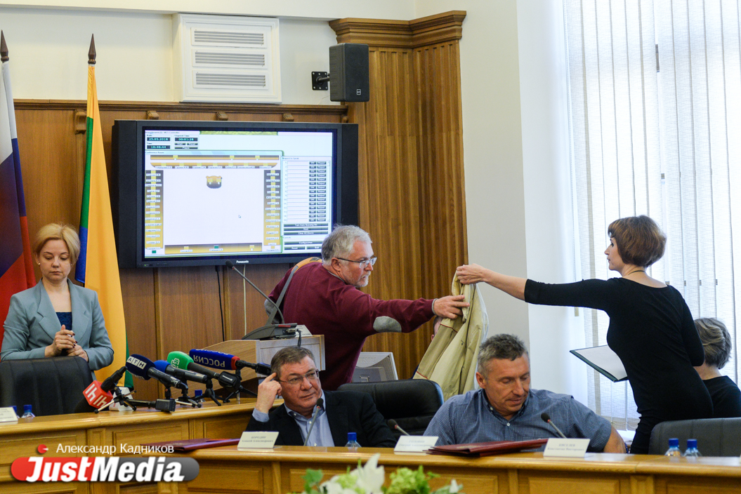 Депутаты ЕГД отправили Ройзмана в отставку после бурных споров - Фото 5