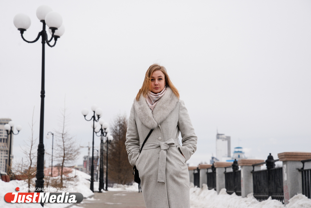 Бортпроводница Дарья Захарова: «Скоро мы закинем всю самую теплую одежду в дальний ящик шкафа». В Екатеринбурге -3 и снег. ФОТО, ВИДЕО - Фото 10