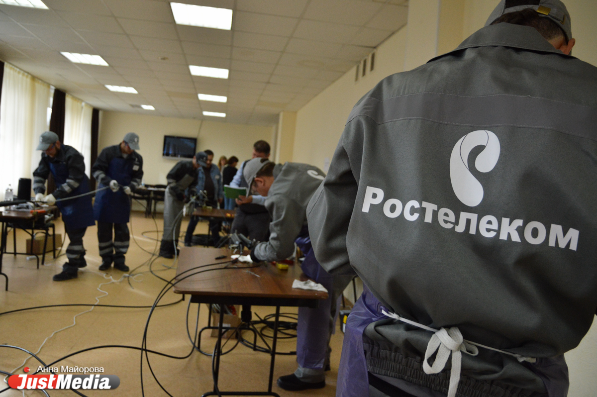 В Екатеринбурге монтажники кабелей отметили День Интернета зачисткой, сваркой и герметизацией - Фото 9