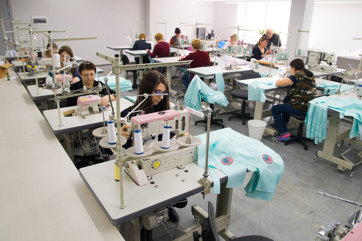 В Екатеринбурге открылась первая в стране инновационная швейная фабрика по производству спортивной одежды - Фото 2