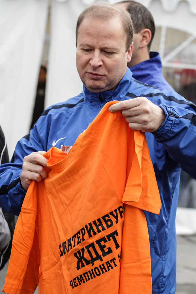 Випы начинают и …срезают. В Екатеринбурге чиновники пробежали самую короткую дистанцию на «Кроссе наций» - Фото 2