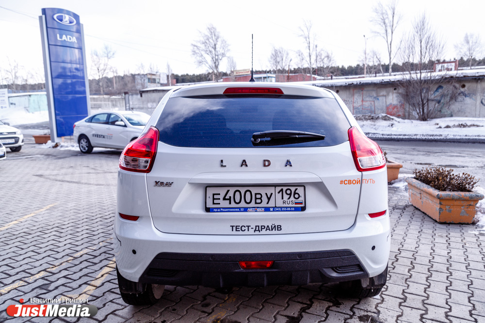 Цепной двигатель Nissan, неубиваемая подвеска и стильный дизайн: JustMedia.ru протестировал новую LADA XRAY. ТЕСТ-ДРАЙВ - Фото 7