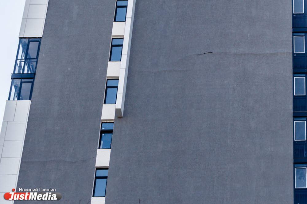 Минстрой не заметил треснувшего фасада на ЖК «Дипломат» - Фото 6