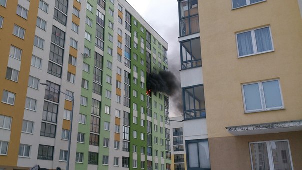 В Академическом горит квартира. Из дома эвакуировано четырнадцать человек - Фото 3