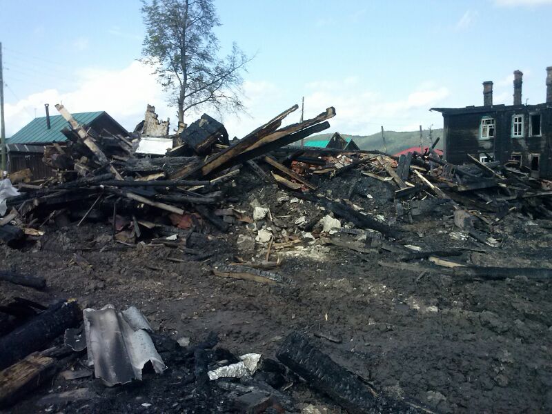«Тушить начали примерно через два с половиной часа, когда один из домов уже рухнул». Пожар в Саране глазами очевидцев - Фото 3