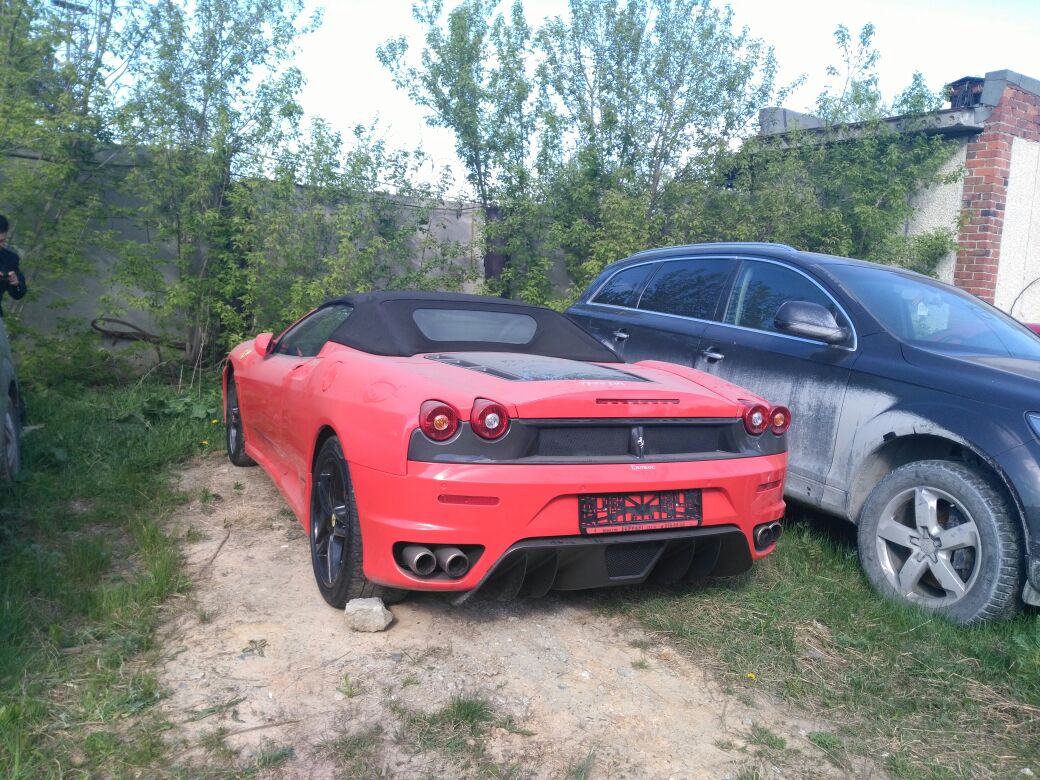 В Екатеринбурге должника лишили красной Ferrari - Фото 4
