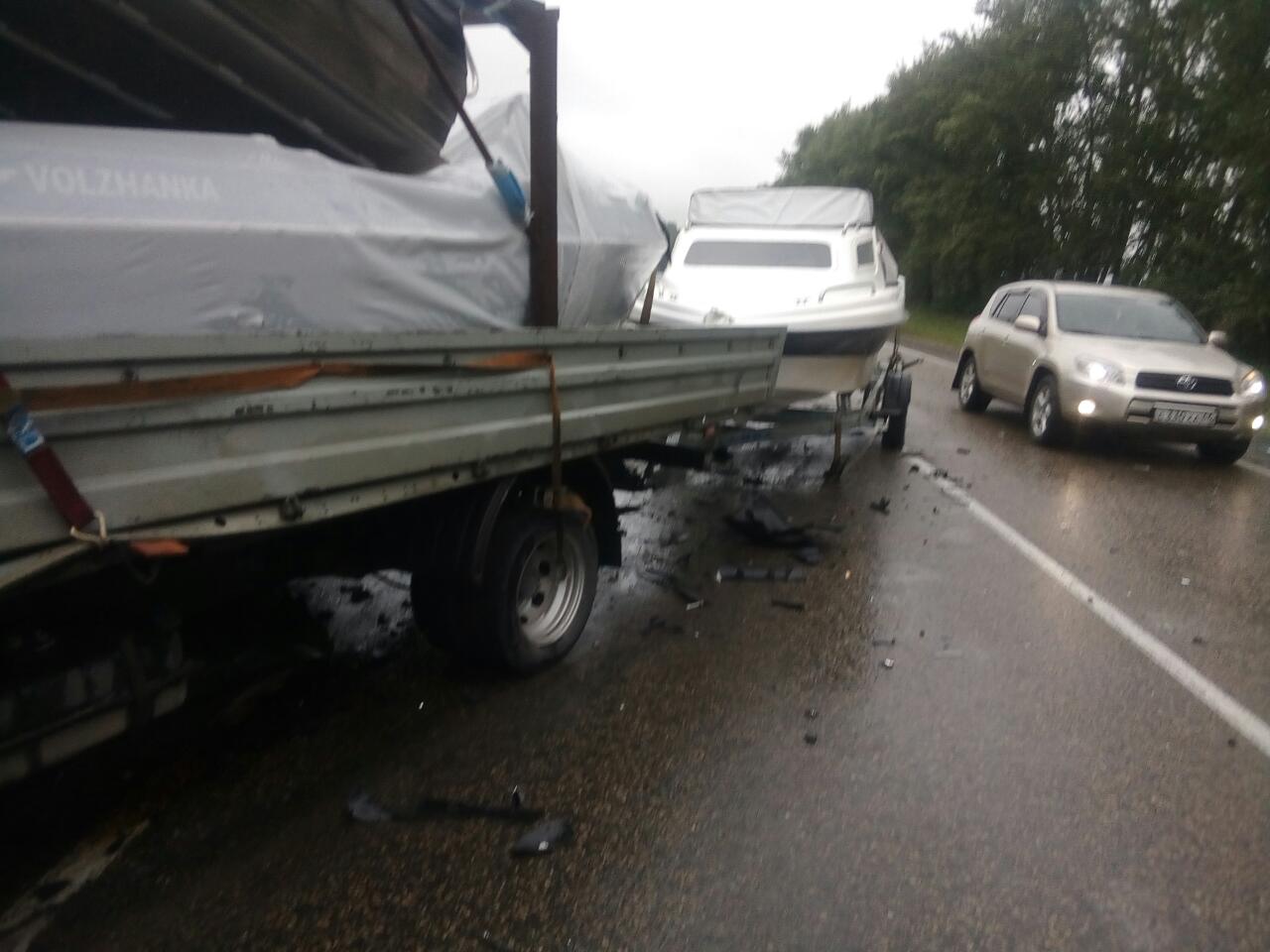 В Свердловской области водитель LADA Largus влетел во встречную грузовую «Газель». Серьезно пострадали два человека. ФОТО - Фото 4