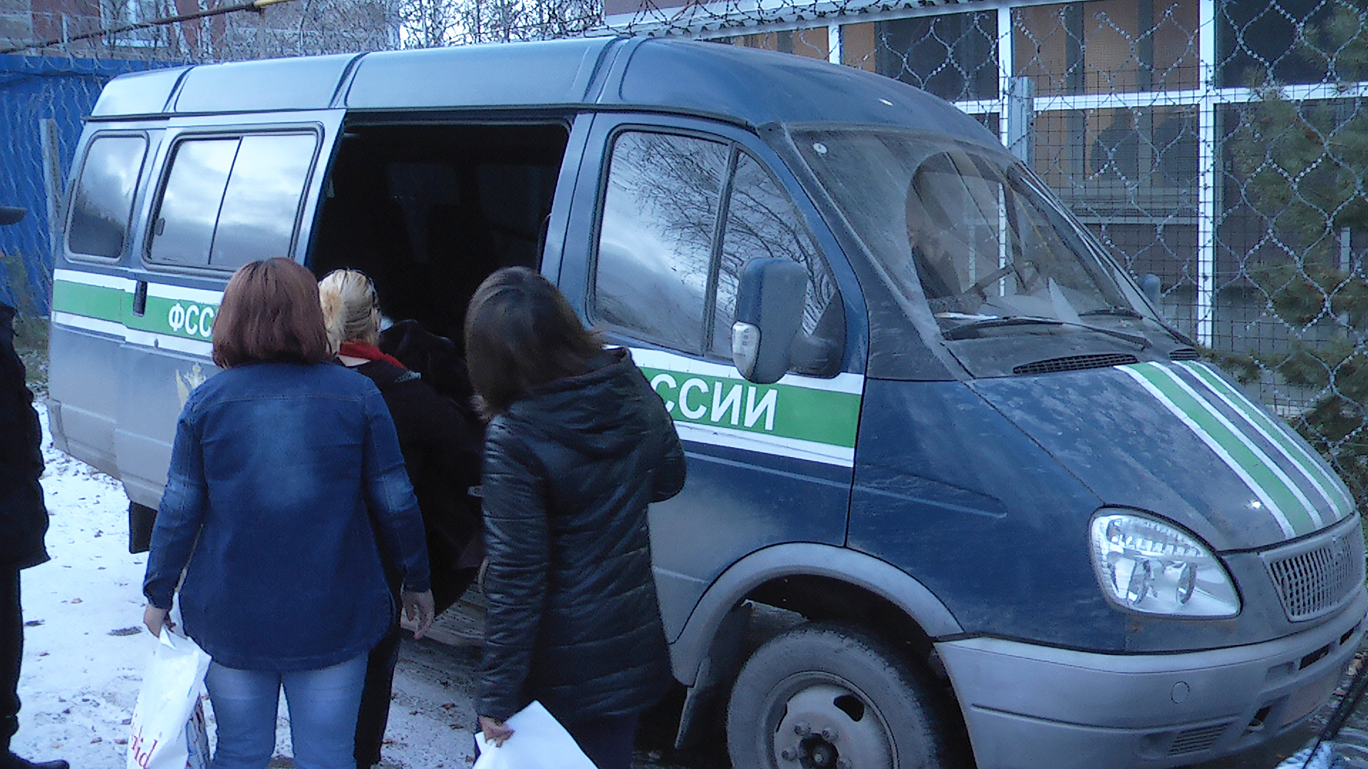 В Екатеринбург более тридцати гастарбайтеров-нелегалов депортировали на Родину. ФОТО - Фото 5