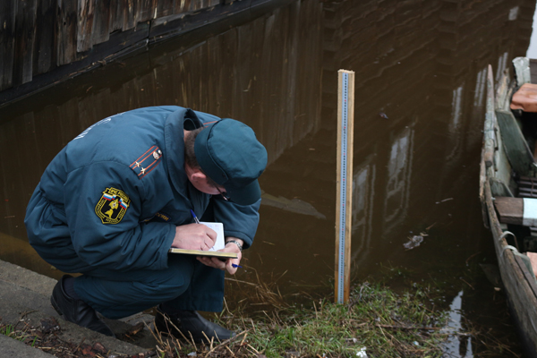 Паводок в Свердловской области развивается интенсивно, ситуация находится под контролем сотрудников МЧС - Фото 2