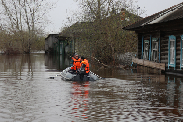 Паводок в Свердловской области развивается интенсивно, ситуация находится под контролем сотрудников МЧС - Фото 4